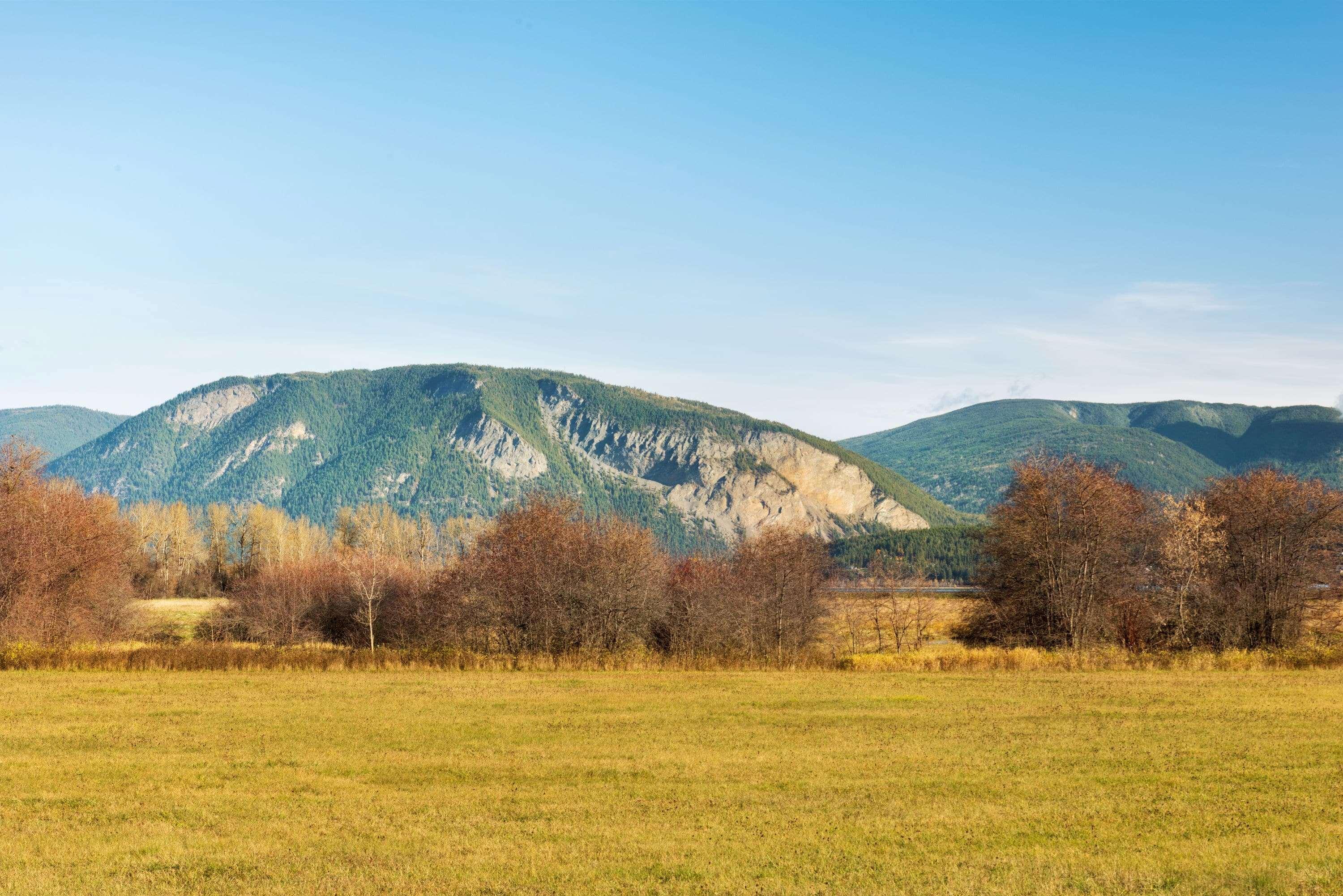 Travelodge By Wyndham Salmon Arm Bc Bagian luar foto